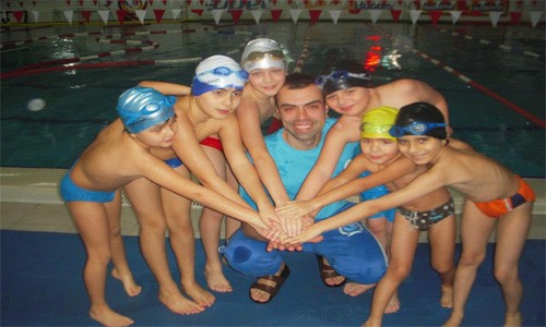 İstanbul Yüzme Kulübü Burhan Felek Yarı Olimpik Kapalı Yüzme Havuzu
