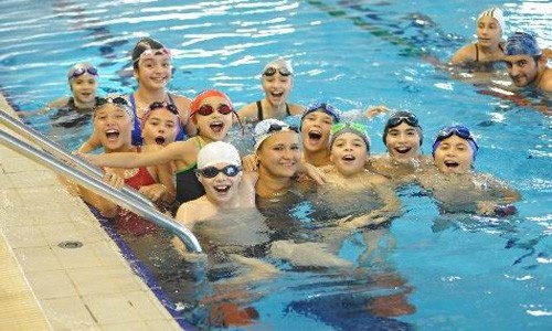 İstanbul Yüzme İhtisas Kulübü İ.T.Ü Natuk Birkan Yüzme Havuzu